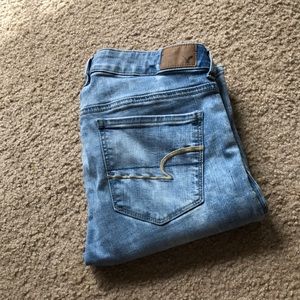•American Eagle jeans
